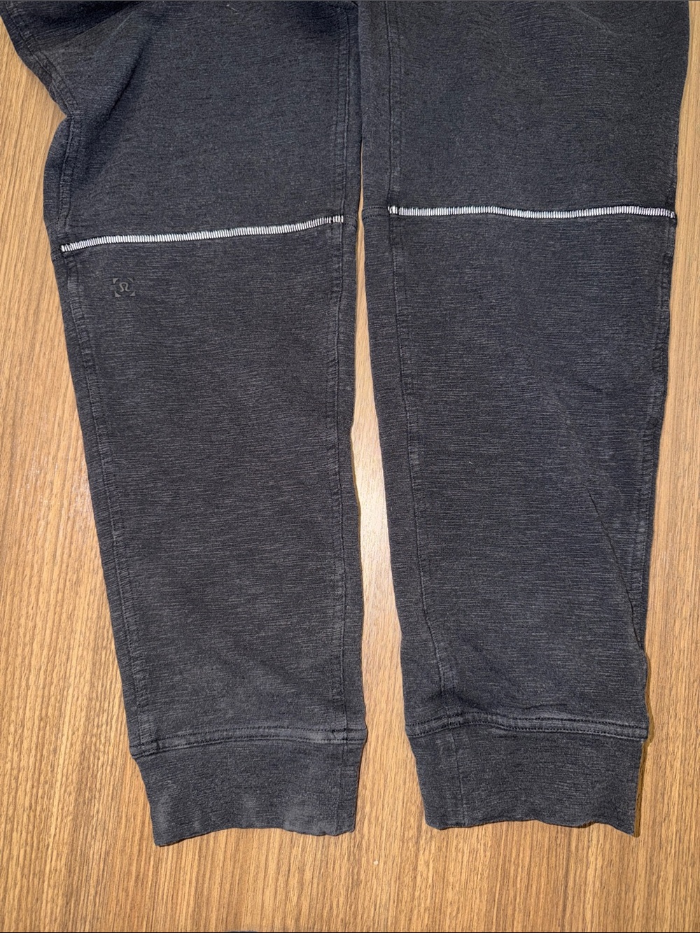 lululemon athletica Men's Black Slim Jogger Sweatpants - Picture 8 of 9